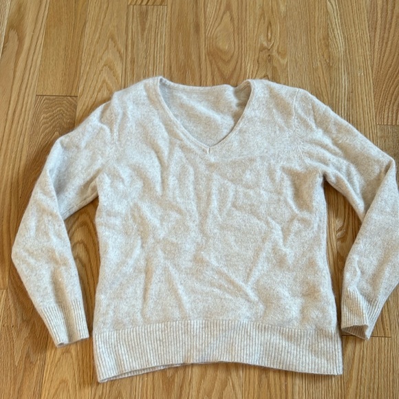 Cashmere sweater - Picture 1 of 2